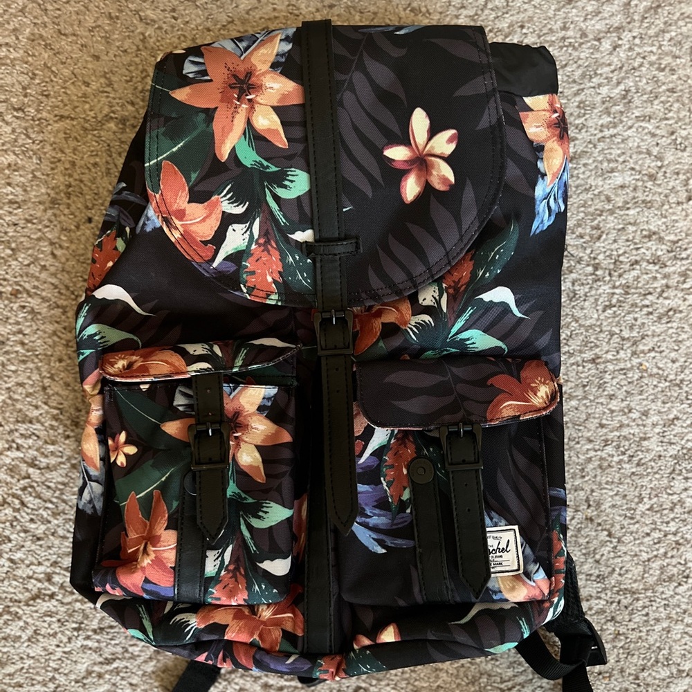 BNWOT Herschel Dawson Backpack - 20.5L - BLACK FLORAL